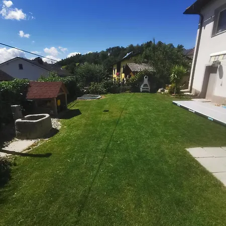 Mit Garten Und Terrasse Apartman