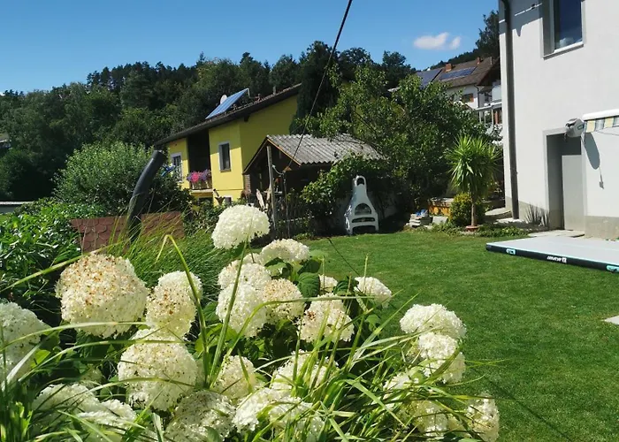 Mit Garten Und Terrasse Lasberg